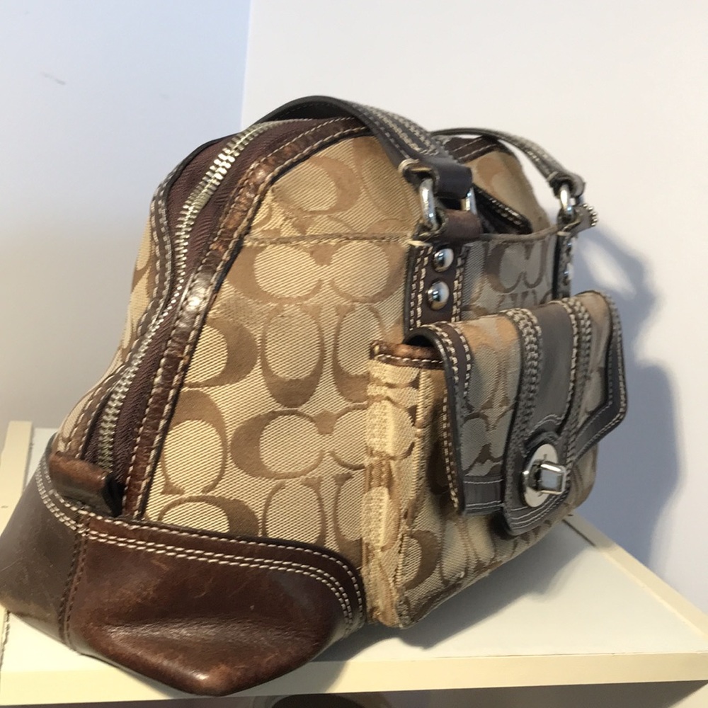 coach purse - Picture 3 of 9